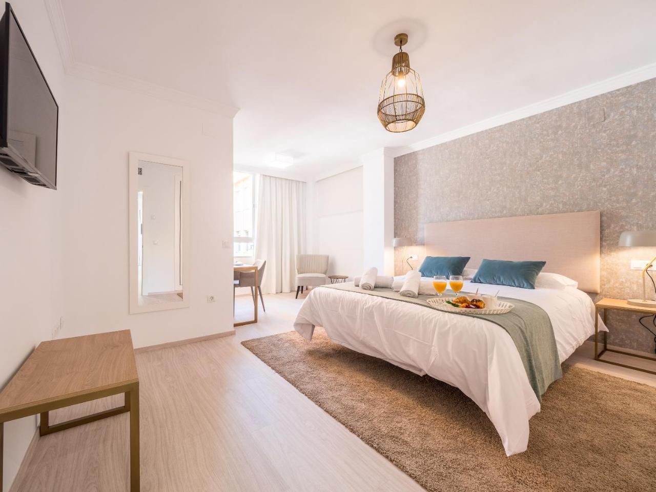 Malagueta Sea View - Premium Apartment Малага Экстерьер фото